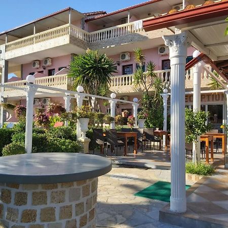 Flamingo Apartments Moraitika Corfu ภายนอก รูปภาพ