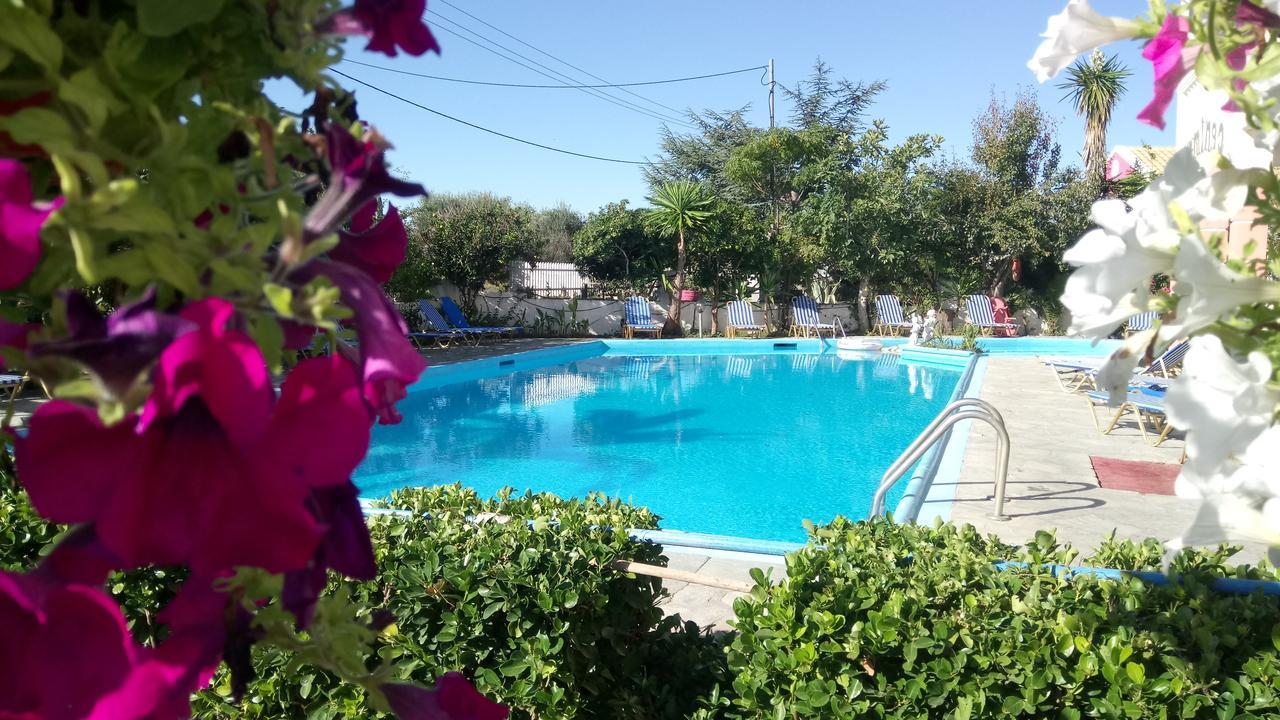 Flamingo Apartments Moraitika Corfu ภายนอก รูปภาพ