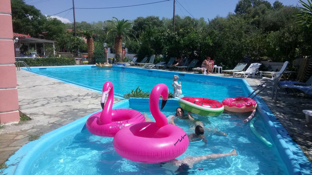 Flamingo Apartments Moraitika Corfu ภายนอก รูปภาพ