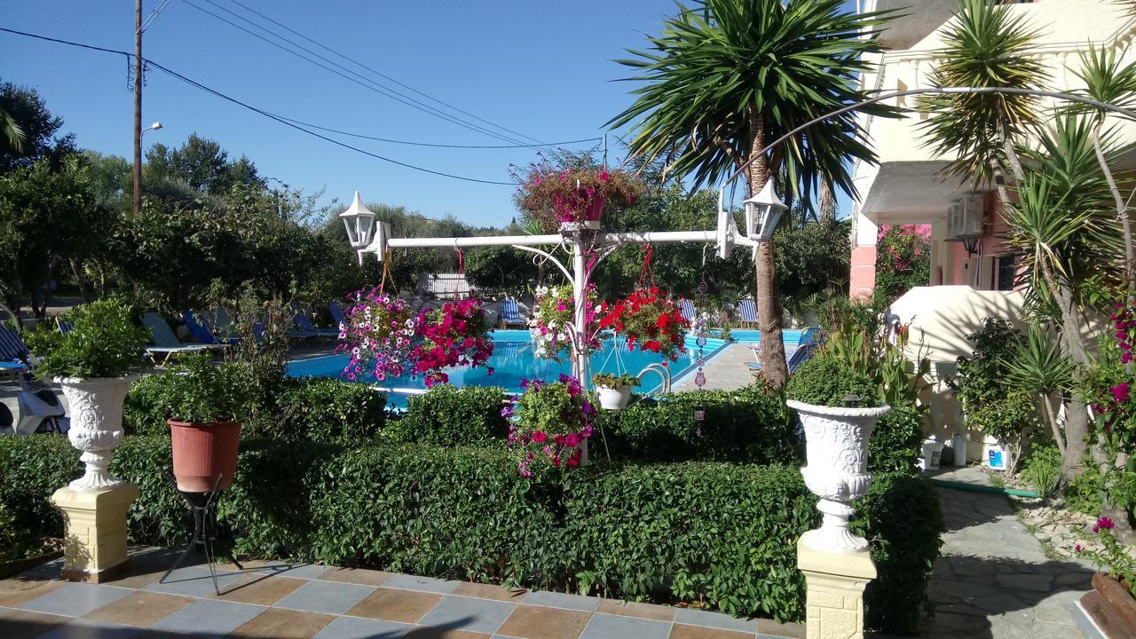 Flamingo Apartments Moraitika Corfu ภายนอก รูปภาพ