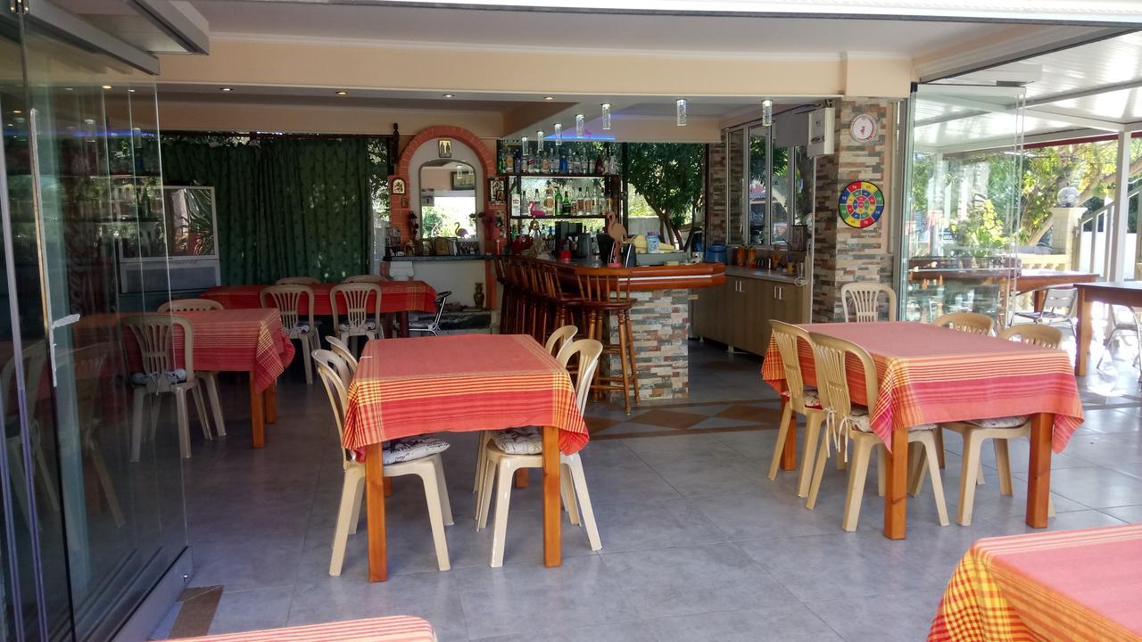 Flamingo Apartments Moraitika Corfu ภายนอก รูปภาพ