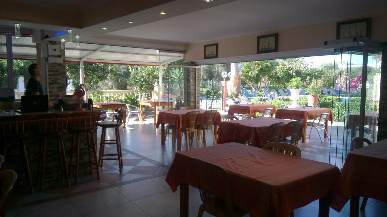 Flamingo Apartments Moraitika Corfu ภายนอก รูปภาพ