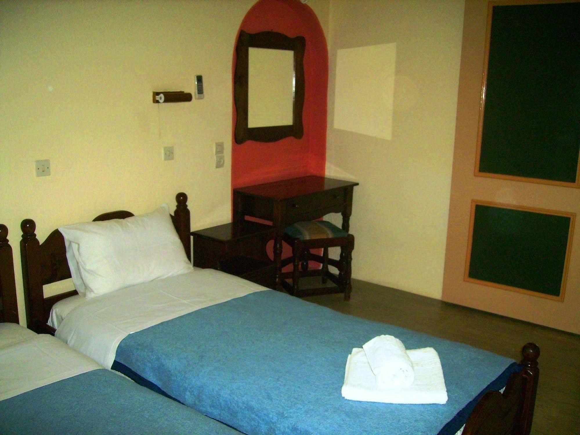 Flamingo Apartments Moraitika Corfu ภายนอก รูปภาพ