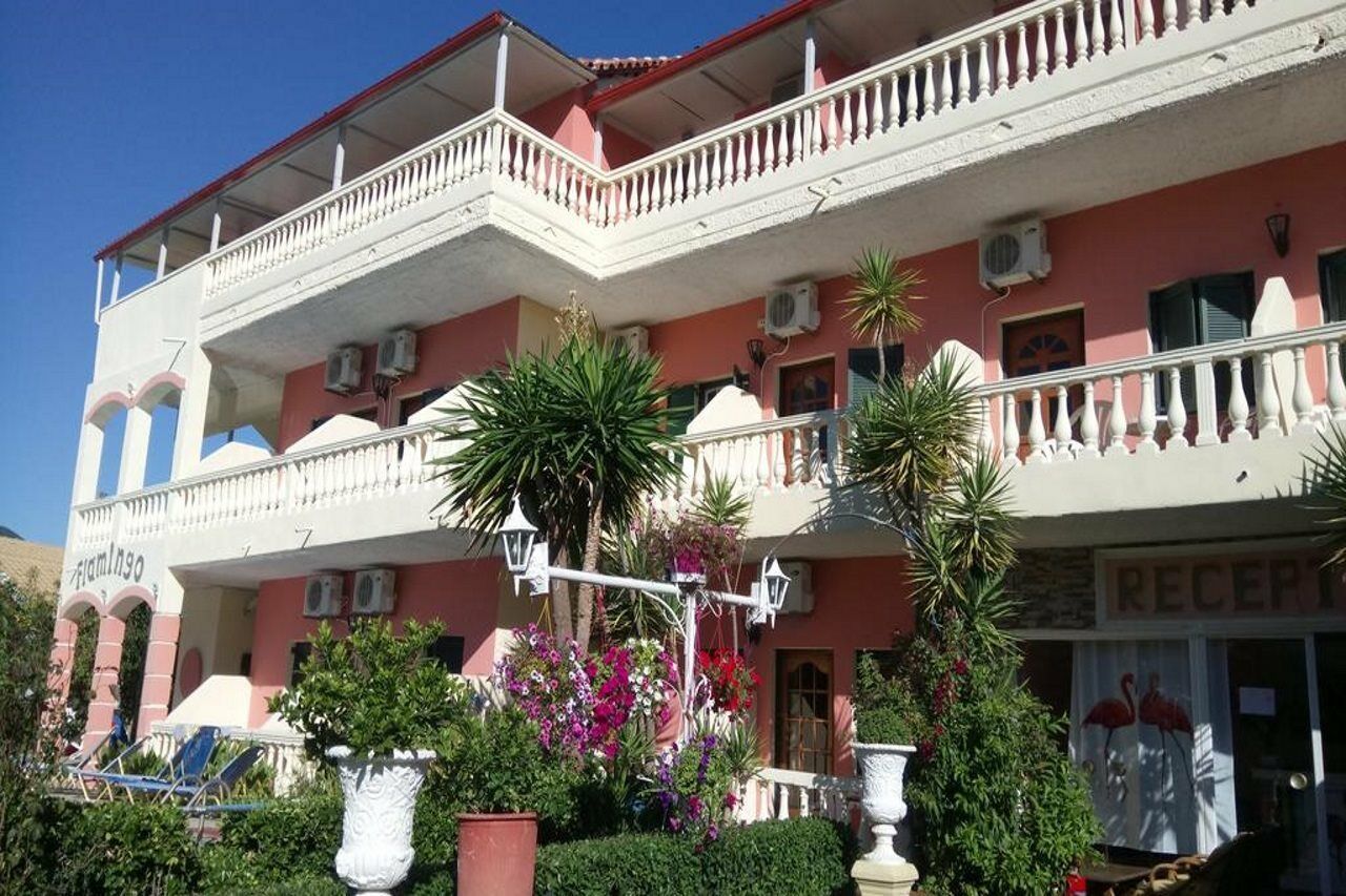 Flamingo Apartments Moraitika Corfu ภายนอก รูปภาพ
