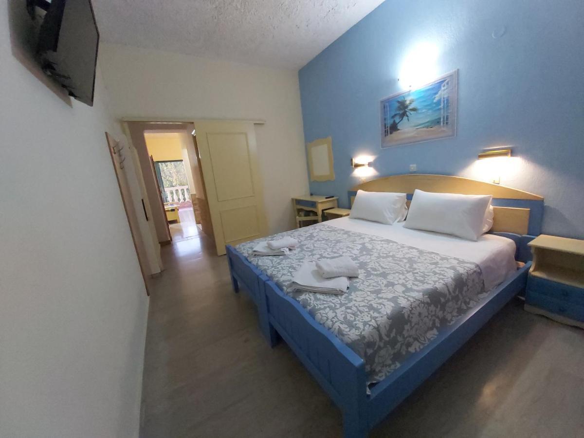 Flamingo Apartments Moraitika Corfu ภายนอก รูปภาพ